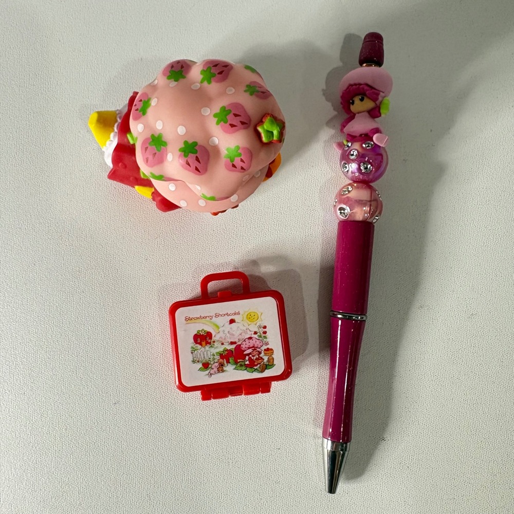 Strawberry Shortcake TUBBZ Rubber Duck Beaded Pen and Mini Lunchbox Bundle - Picture 2 of 4